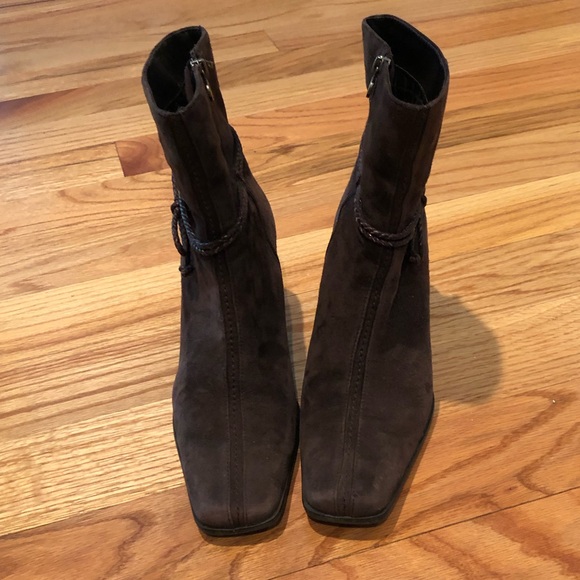 Etienne Aigner suede ankle boots - Picture 2 of 4
